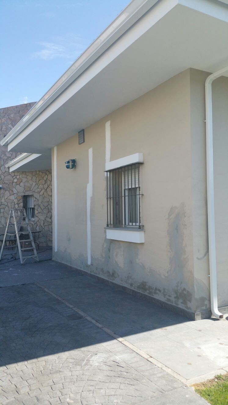 Restauración de fachada vivienda en Jerez