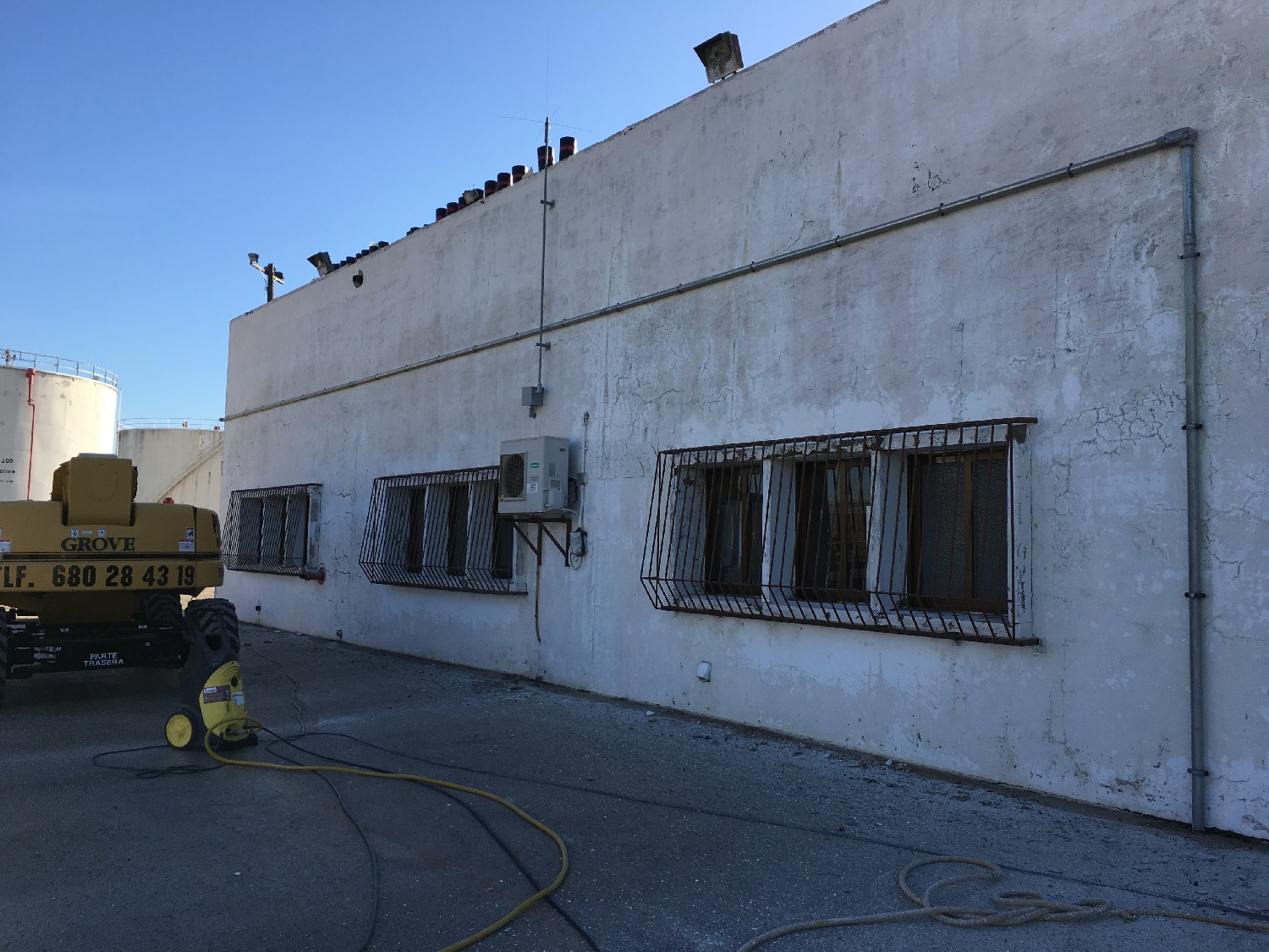 Rehabilitación de fachada, estructuras y fosos del edificio 612 de la Base Naval de Rota