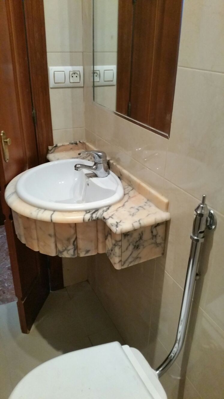 Reformas de diferentes cuartos de baño.